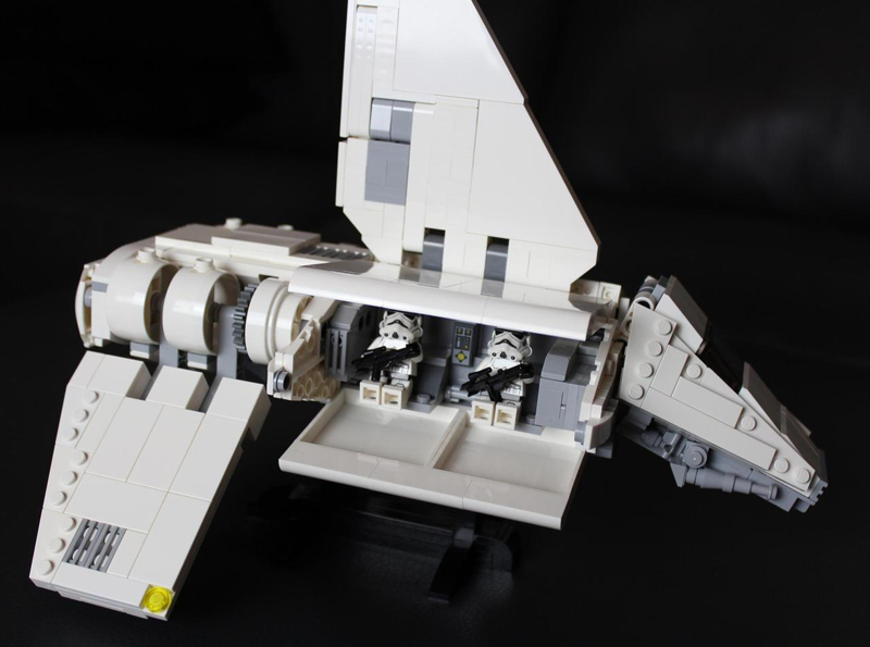 Illustration for article titled Custom LEGO Star Destroyer Is So Huge It Has A Three-Level Interior